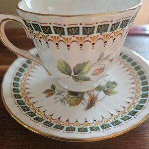 DUCHESS England Kinglsey FRUITS&RASBERRY  TEACUP AND SAUCER BONE CHINA